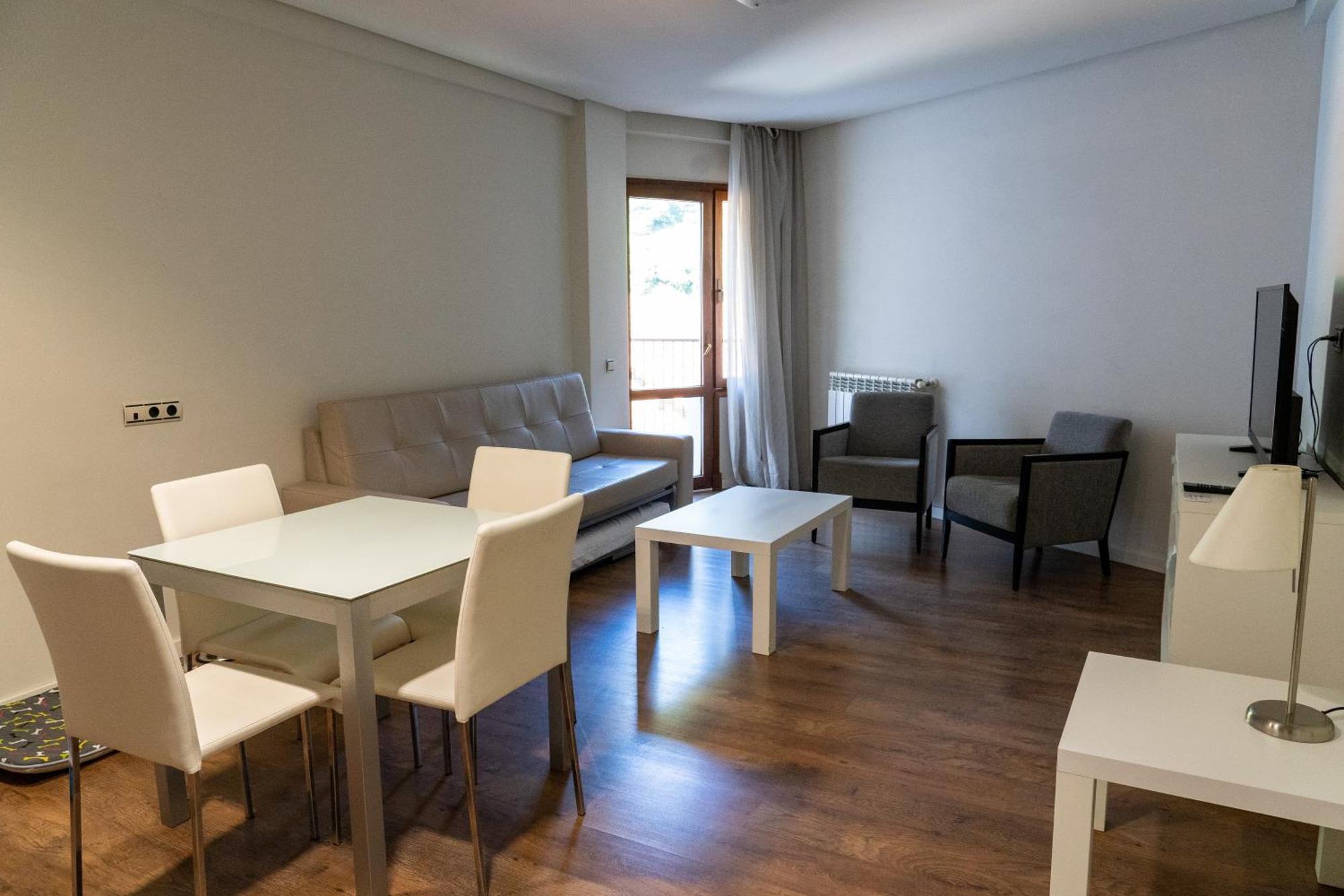 Hotel Y Apartamentos Snoe Исаба Экстерьер фото